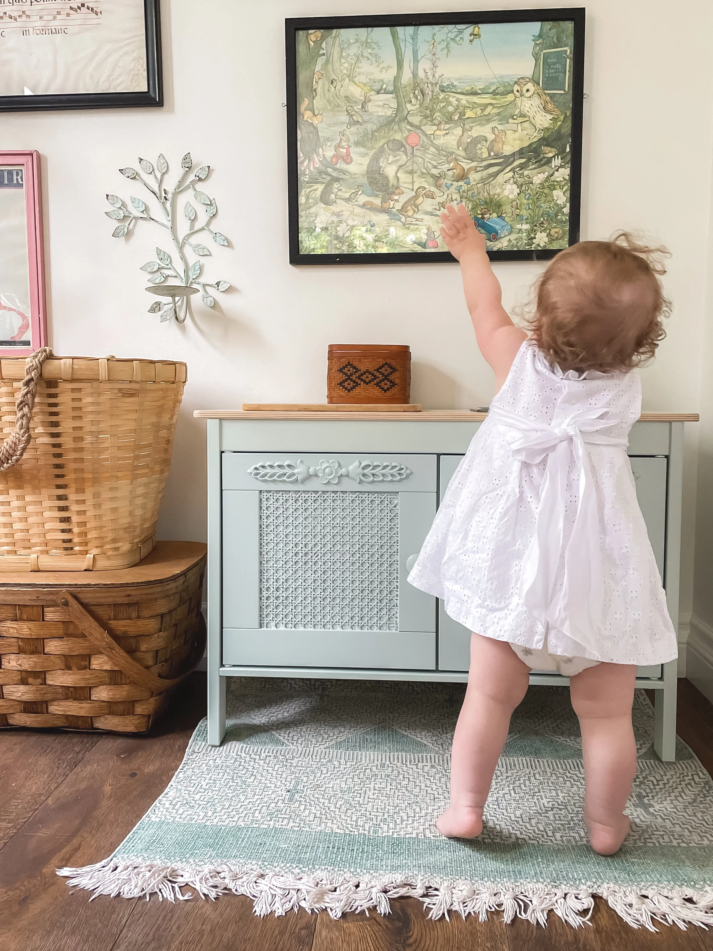 Country Cottage Toddler Kitchen (with Working Sink!) – IKEA Hack